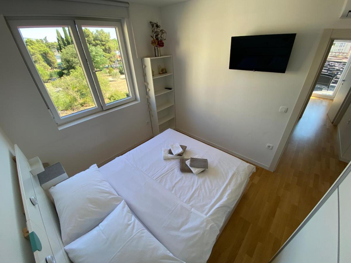 King With Private Parking Apartment Zadar